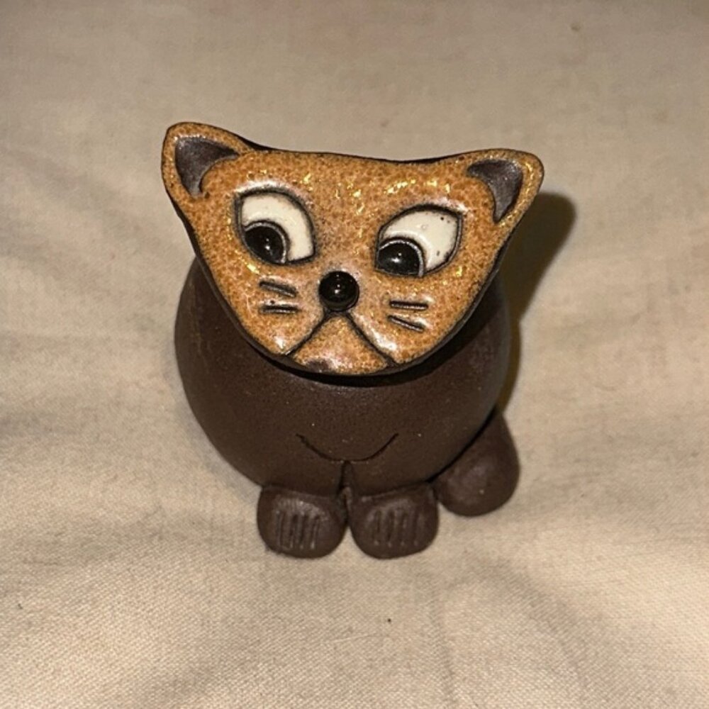 Mid-Century Ceramic Pottery Cat by Marianne Suda, Handmade Signed 1 7/8" H